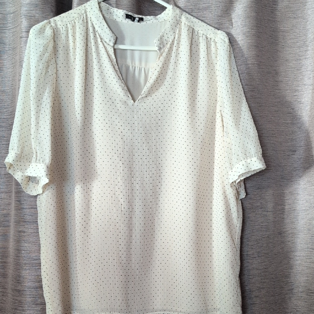 Ann Taylor Cream Polka Dot Short Sleeve Blouse